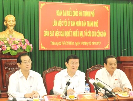 Chủ tịch nước Trương Tấn Sang tiếp xúc cử tri tại thành phố Hồ Chí Minh - ảnh 1